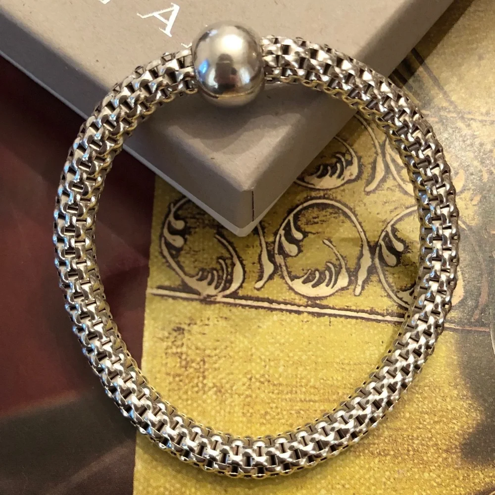 Silpada “Sterling Chic” Sterling Silver Stretch Bracelet B2788